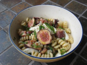 Pasta, figues et mozzarella